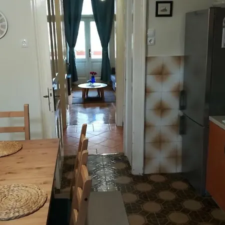 Tina Опатия